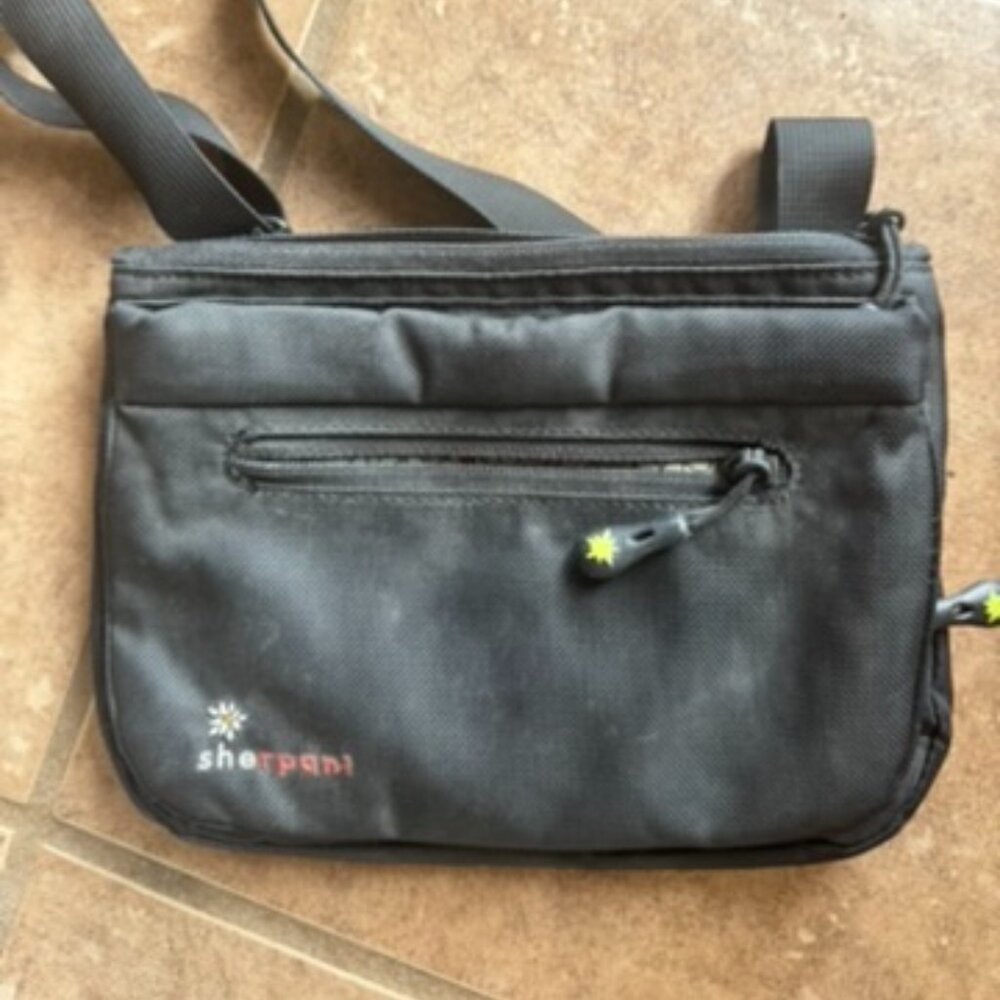 Sheripani Zoom Crossbody Bag